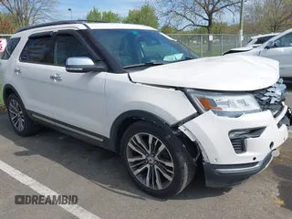 2018 Ford Explorer Platinum z VIN 1FM5K8HT2JGA33552, wystawiony jako IAAI lot #42093232 z przebiegiem 154 933 mil mil oraz . Historia ofert i sprzedaży dostępna na DreamBid. Obrazek 1.