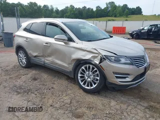 2017 Lincoln MKC Reserve с VIN 5LMCJ3C97HUL32052, выставлен на аукционе IAAI как лот 42584957 с пробегом 88 459 миль миль и . История ставок и продаж доступна на DreamBid. Изображение 1.