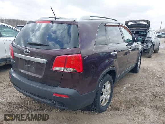 2011 Kia Sorento LX with VIN 5XYKTDA11BG085202, listed as a IAAI auction lot 41726128 with 181,210 mi miles. Bid and sale history available at carsss.com. Image 4.