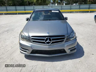 2014 Mercedes-Benz C 250 Sport z VIN WDDGF4HB1EG248594, wystawiony jako Copart lot #57993475 z przebiegiem 100 220 mil mil oraz Czysty tytuł • Clean title. Historia ofert i sprzedaży dostępna na DreamBid. Obrazek 5.