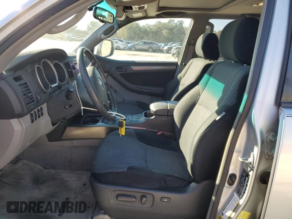 2009 Toyota 4Runner SR5 z VIN JTEZU14RX9K026788, wystawiony jako Copart lot #86597604 z przebiegiem 227 034 mil mil oraz Nie do naprawy • Non repairable. Historia ofert i sprzedaży dostępna na DreamBid. Obrazek 7.