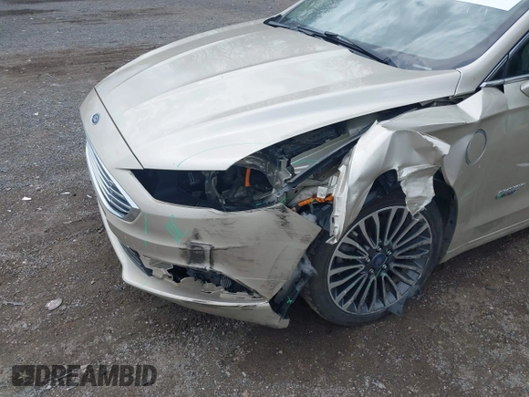 2017 Ford Fusion SE with VIN 3FA6P0PU6HR269331, listed as a IAAI auction lot 42116836 with 187,407 mi miles and . Bid and sale history available at carsss.com. Image 6.