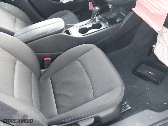 2019 Chevrolet Malibu LT with VIN 1G1ZD5ST7KF110021, listed as a IAAI auction lot 41479204 with 96,146 mi miles. Bid and sale history available at carsss.com. Image 5.