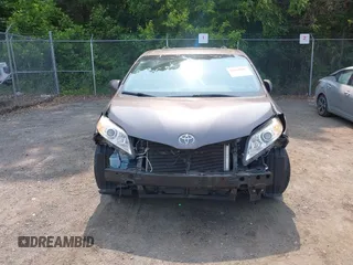 2015 Toyota Sienna XLE with VIN 5TDYK3DC6FS553695, listed as a IAAI auction lot 42418507 with 137,677 mi miles and . Bid and sale history available at DreamBid. Image 12.