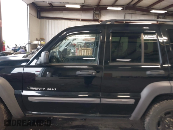 2003 Jeep Liberty Sport with VIN 1J4GL48K53W583860, listed as a IAAI auction lot 41632528 with 162,235 mi miles. Bid and sale history available at carsss.com. Image 14.