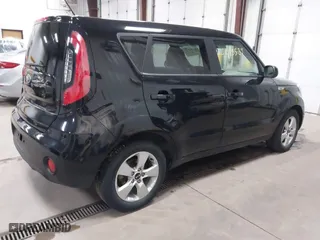 2017 Kia Soul with VIN KNDJN2A2XH7411717, listed as a IAAI auction lot 41483539 with 40,477 mi miles. Bid and sale history available at carsss.com. Image 4.