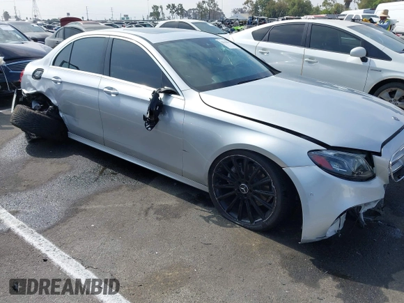 2018 Mercedes-Benz E 300 with VIN WDDZF4JB4JA427194, listed as a IAAI auction lot 42610082 with Not provided miles and . Bid and sale history available at DreamBid. Image 6.