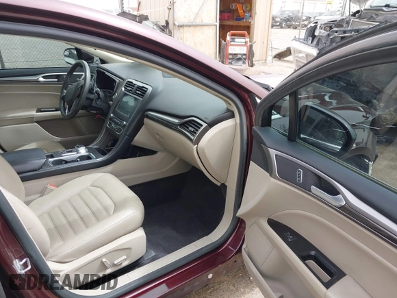 2017 Ford Fusion SE with VIN 3FA6P0H90HR189968, listed as a IAAI auction lot 41906139 with 75,594 mi miles and . Bid and sale history available at carsss.com. Image 5.