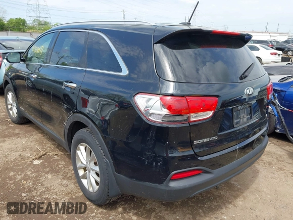 2016 Kia Sorento LX with VIN 5XYPGDA5XGG168325, listed as a IAAI auction lot 42123471 with 267,254 mi miles. Bid and sale history available at carsss.com. Image 3.