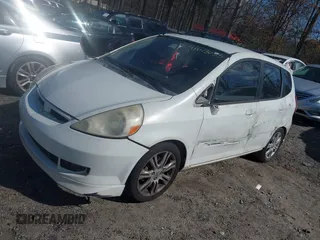 2007 Honda Fit Sport with VIN JHMGD38657S041251, listed as a IAAI auction lot 41613655 with 1 mi miles. Bid and sale history available at carsss.com. Image 2.