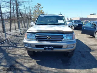 2005 Toyota Land Cruiser with VIN JTEHT05J652071111, listed as a IAAI auction lot 41900179 with 195,717 mi miles. Bid and sale history available at carsss.com. Image 12.