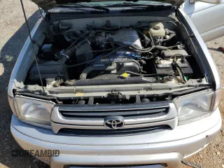 2001 Toyota 4Runner SR5 z VIN JT3HN86R810326661, wystawiony jako Copart lot #61616485 z przebiegiem 339 158 mil mil oraz Czysty tytuł • Clean title. Historia ofert i sprzedaży dostępna na DreamBid. Obrazek 12.