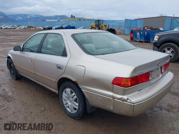 2001 Toyota Camry CE with VIN 4T1BG22K51U860223, listed as a IAAI auction lot 41650629 with 219,328 mi miles. Bid and sale history available at carsss.com. Image 3.