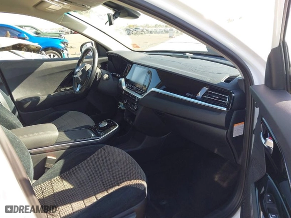 2020 Kia Niro EV EX with VIN KNDCC3LG8L5040753, listed as a IAAI auction lot 41367304 with 63,788 mi miles. Bid and sale history available at carsss.com. Image 5.