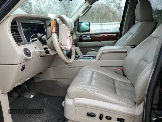 2013 Lincoln Navigator z VIN 5LMJJ3J56DEL00981, wystawiony jako Copart lot #84135504 z przebiegiem 143 193 mil mil oraz Szkoda całkowita • Salvage title. Historia ofert i sprzedaży dostępna na DreamBid. Obrazek 7.
