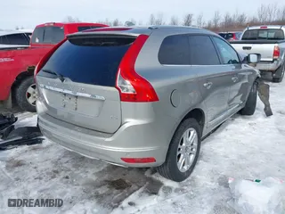 2016 Volvo XC60 T5 Drive-E Premier with VIN YV440MDK5G2796227, listed as a IAAI auction lot 41630864 with 82,251 mi miles. Bid and sale history available at carsss.com. Image 4.
