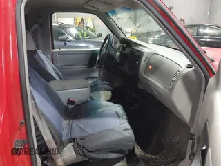 1999 Ford Ranger XL с VIN 1FTYR10CXXTA98276, выставлен на аукционе IAAI как лот 41951951 с пробегом 220 773 миль миль и . История ставок и продаж доступна на DreamBid. Изображение 5.