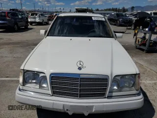 1994 Mercedes-Benz E Class with VIN WDBEA32E5RC048522, listed as a Copart auction lot 47426734 with 84,760 mi miles and Salvage Title. Bid and sale history available at carsss.com. Image 5.