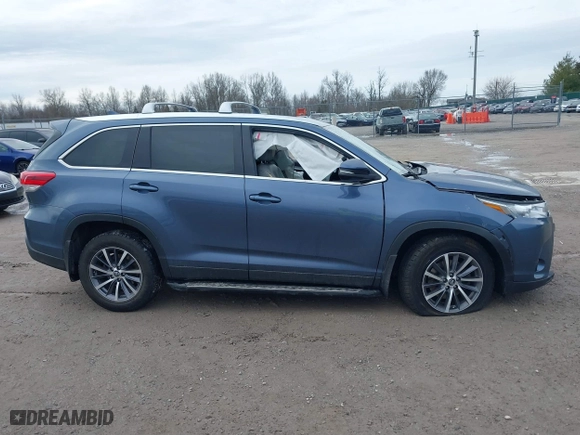 2019 Toyota Highlander SE with VIN 5TDJZRFH7KS952229, listed as a IAAI auction lot 41724179 with 107,315 mi miles. Bid and sale history available at carsss.com. Image 13.