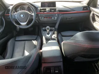 2013 BMW 3 Series 335i z VIN WBA3A9C5XDF477203, wystawiony jako Copart lot #61187955 z przebiegiem 122 646 mil mil oraz Czysty tytuł • Clean title. Historia ofert i sprzedaży dostępna na DreamBid. Obrazek 8.