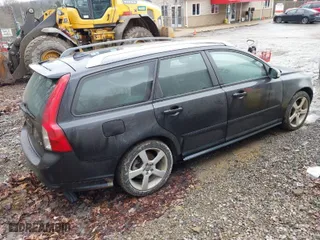 2011 Volvo V50 with VIN YV1672MW9B2603143, listed as a IAAI auction lot 41673995 with 139,845 mi miles. Bid and sale history available at carsss.com. Image 4.