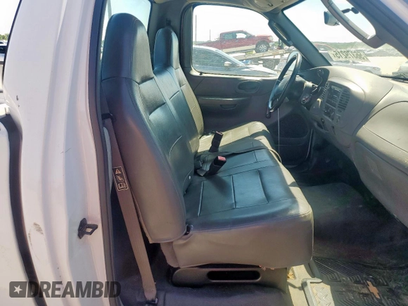 2003 Ford F-150 XL z VIN 2FTPF17ZX3CA65314, wystawiony jako Copart lot #56379215 z przebiegiem 112 475 mil mil oraz Czysty tytuł • Clean title. Historia ofert i sprzedaży dostępna na DreamBid. Obrazek 10.