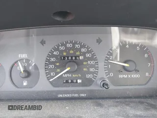 1994 Ford Escort z VIN 1FARP14J1RW244851, wystawiony jako IAAI lot #42157786 z przebiegiem 73 095 mil mil oraz . Historia ofert i sprzedaży dostępna na DreamBid. Obrazek 16.