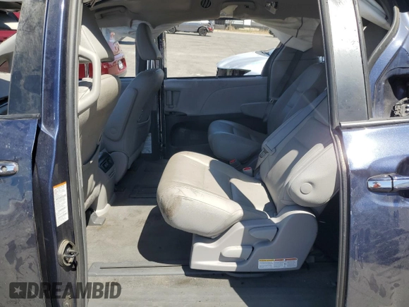 2018 Toyota Sienna XLE Auto Access Seat с VIN 5TDYZ3DC7JS915179, выставлен на аукционе Copart как лот 58565195 с пробегом Не указан миль и Списание • Salvage title. История ставок и продаж доступна на DreamBid. Изображение 11.