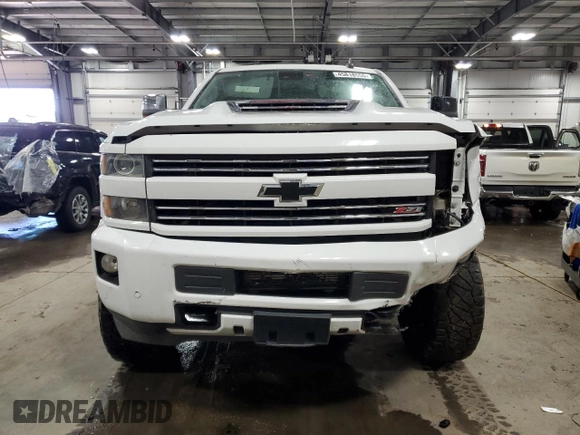 2017 Chevrolet Silverado 3500HD LTZ with VIN 1GC4K0EY8HF108983, listed as a Copart auction lot 45818555 with 121,390 mi miles and Salvage Title. Bid and sale history available at carsss.com. Image 5.