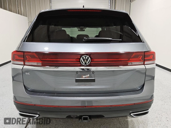 2024 Volkswagen Atlas SE z VIN 1V2WR2CA3RC534264, wystawiony jako Copart lot #55703905 z przebiegiem 43 307 mil mil oraz Czysty tytuł • Clean title. Historia ofert i sprzedaży dostępna na DreamBid. Obrazek 6.
