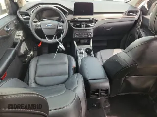2020 Ford Escape Titanium z VIN 1FMCU9J91LUB53076, wystawiony jako Copart lot #64008765 z przebiegiem Nie podano mil oraz Nie do naprawy • Non repairable. Historia ofert i sprzedaży dostępna na DreamBid. Obrazek 8.