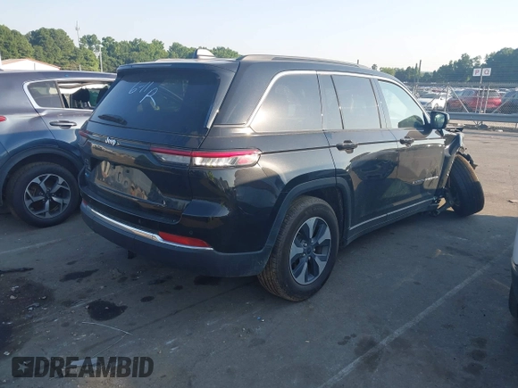 2024 Jeep Grand Cherokee with VIN 1C4RJYB65RC145793, listed as a IAAI auction lot 42544596 with 32,185 mi miles and . Bid and sale history available at DreamBid. Image 4.