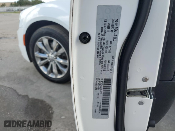 2019 Chrysler 300 Limited with VIN 2C3CCAKG6KH578031, listed as a Copart auction lot 71211053 with 91,428 mi miles and Salvage Title. Bid and sale history available at carsss.com. Image 12.
