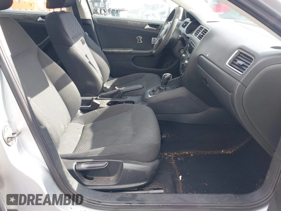 2012 Volkswagen Jetta S с VIN 3VW2K7AJ8CM394204, выставлен на аукционе IAAI как лот 41721042 с пробегом 215 326 миль миль и . История ставок и продаж доступна на DreamBid. Изображение 5.
