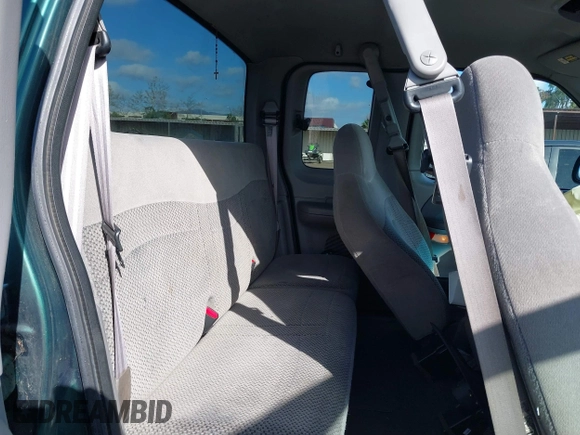 2000 Ford F-150 XL with VIN 1FTRX17L0YKA94650, listed as a IAAI auction lot 41720452 with 112,013 mi miles. Bid and sale history available at carsss.com. Image 8.