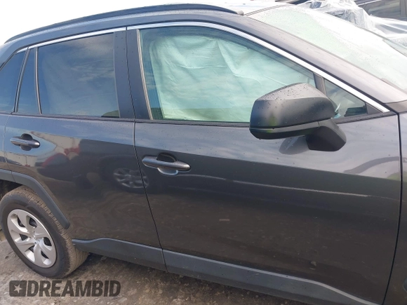 2021 Toyota RAV4 LE z VIN 2T3H1RFV5MC155993, wystawiony jako IAAI lot #42259037 z przebiegiem 79 719 mil mil oraz . Historia ofert i sprzedaży dostępna na DreamBid. Obrazek 13.