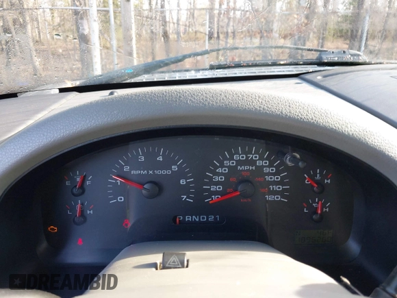 2004 Ford F-150 XLT with VIN 1FTPW14574KC88182, listed as a IAAI auction lot 41864915 with 189,626 mi miles. Bid and sale history available at carsss.com. Image 7.
