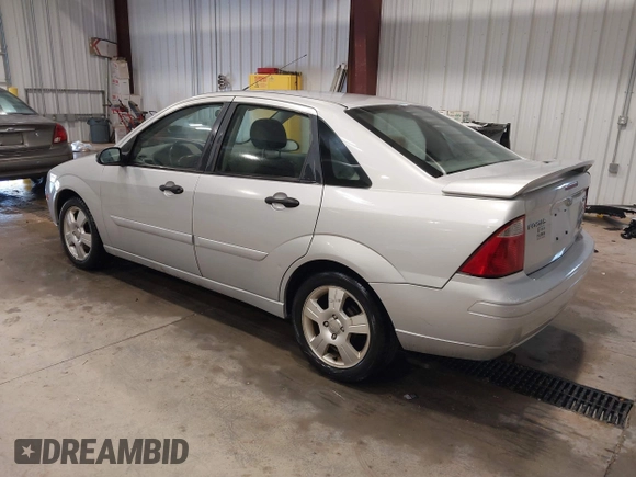2005 Ford Focus S with VIN 1FAFP34N65W265707, listed as a IAAI auction lot 42169166 with 145,254 mi miles. Bid and sale history available at carsss.com. Image 3.