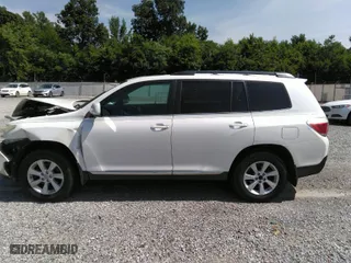 2011 Toyota Highlander with VIN 5TDBK3EH3BS081157, listed as a IAAI auction lot 39747506 with 297,751 mi miles. Bid and sale history available at carsss.com. Image 15.