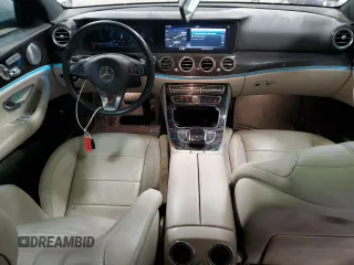 2018 Mercedes-Benz E 300 z VIN WDDZF4KB1JA426955, wystawiony jako Copart lot #56710075 z przebiegiem 47 608 mil mil oraz Czysty tytuł • Clean title. Historia ofert i sprzedaży dostępna na DreamBid. Obrazek 8.
