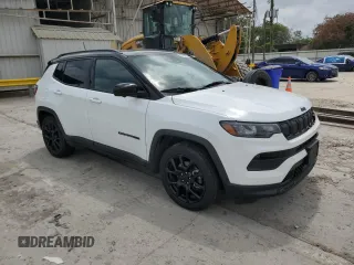 2022 Jeep Compass Latitude with VIN 3C4NJCBB9NT211131, listed as a Copart auction lot 54929515 with 39,506 mi miles and Salvage title. Bid and sale history available at DreamBid. Image 4.