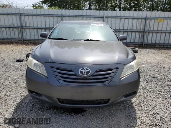 2008 Toyota Camry LE z VIN 4T1BK46K38U564521, wystawiony jako Copart lot #56508825 z przebiegiem 238 689 mil mil oraz Czysty tytuł • Clean title. Historia ofert i sprzedaży dostępna na DreamBid. Obrazek 5.