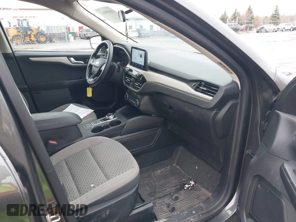 2020 Ford Escape SE with VIN 1FMCU9G61LUC34110, listed as a IAAI auction lot 41690067 with 46,471 mi miles. Bid and sale history available at carsss.com. Image 5.