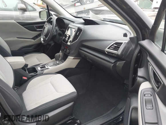 2021 Subaru Forester with VIN JF2SKADC9MH485969, listed as a IAAI auction lot 42400643 with 30,894 mi miles and . Bid and sale history available at DreamBid. Image 5.