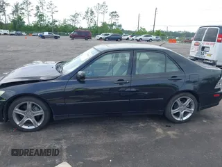 2001 Lexus IS 300/350 z VIN JTHBD182X10010575, wystawiony jako IAAI lot #42085841 z przebiegiem 148 020 mil mil oraz . Historia ofert i sprzedaży dostępna na DreamBid. Obrazek 14.