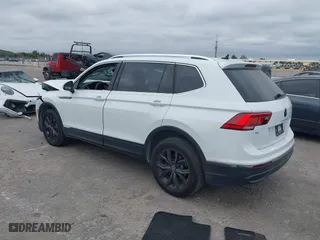 2022 Volkswagen Tiguan SE with VIN 3VV3B7AXXNM175325, listed as a IAAI auction lot 41326261 with 22,361 mi miles. Bid and sale history available at carsss.com. Image 3.