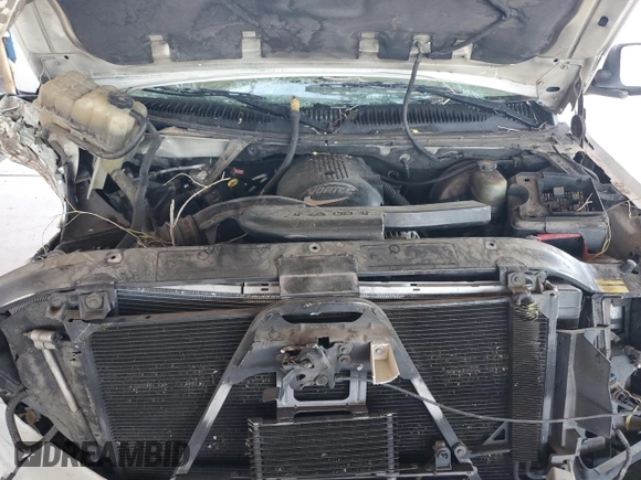 2002 Chevrolet Suburban Z71 with VIN 3GNFK16Z52G356496, listed as a Copart auction lot 61204945 with 260,121 mi miles and Salvage title. Bid and sale history available at DreamBid. Image 12.