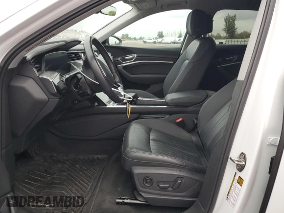 2022 Audi e-tron Premium with VIN WA1AAAGE9NB038342, listed as a Copart auction lot 46429375 with 39,636 mi miles and Non Repairable. Bid and sale history available at DreamBid. Image 7.