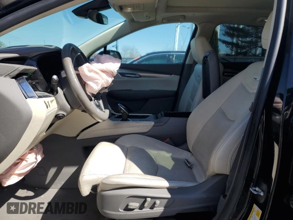 2017 Cadillac XT5 Luxury AWD z VIN 1GYKNDRS3HZ210650, wystawiony jako Copart lot #50758545 z przebiegiem 80 212 mil mil oraz Szkody całkowita. Historia ofert i sprzedaży dostępna na DreamBid. Obrazek 7.