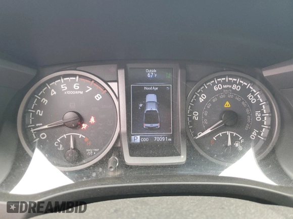 2018 Toyota Tacoma SR z VIN 3TMCZ5AN5JM181489, wystawiony jako Copart lot #55696365 z przebiegiem 70 091 mil mil oraz Szkoda całkowita • Salvage title. Historia ofert i sprzedaży dostępna na DreamBid. Obrazek 9.